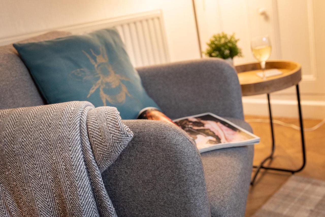 Woodland Cottage - Private Courtyard - Pet Friendly Retreat In The Heart Of Windermere Eksteriør bilde